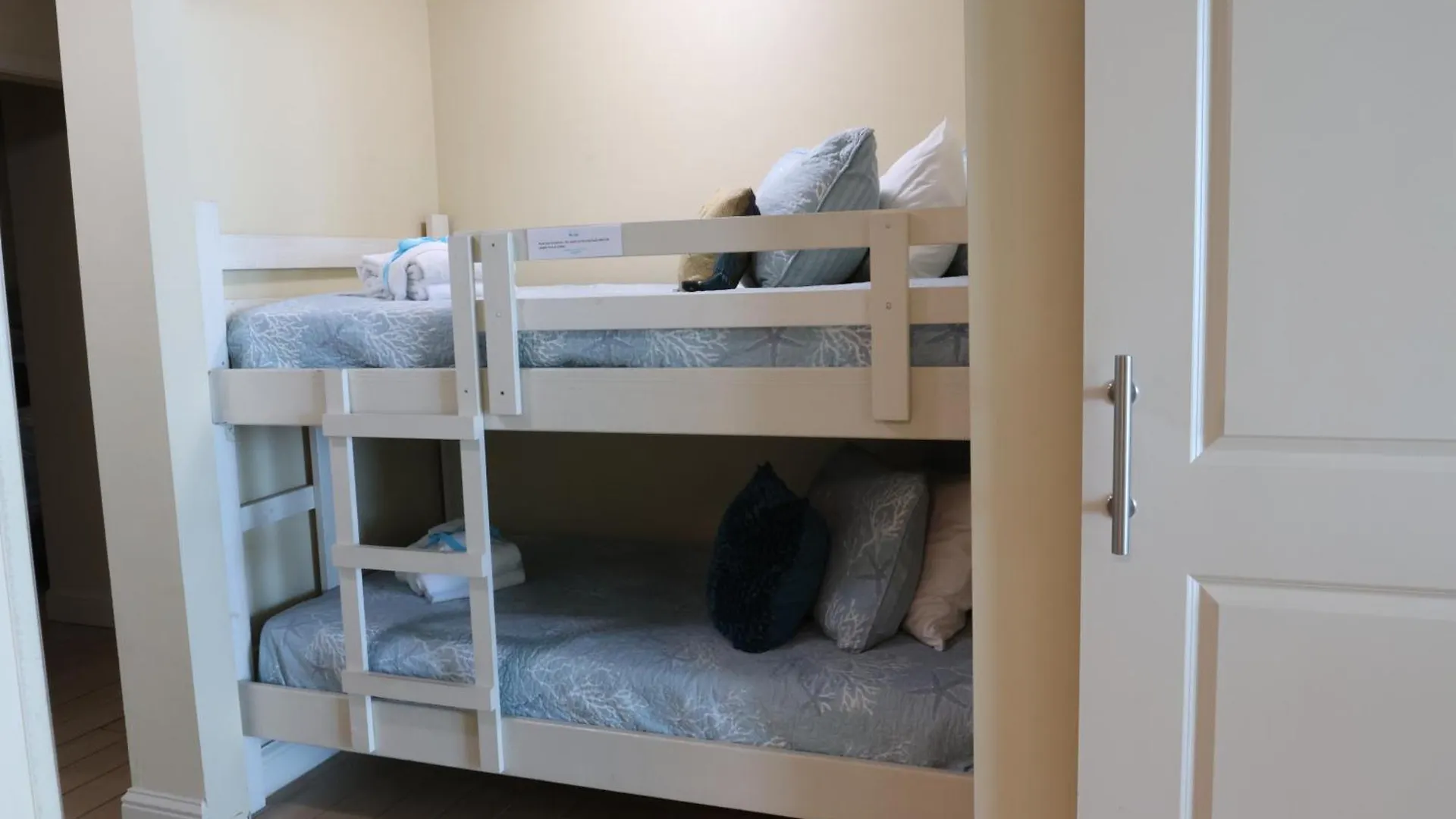Aqua 1504 Beachfront Condo With Free Beach Chairs بنما سيتي بيتش 0*,  الولايات المتحدة الأمريكية