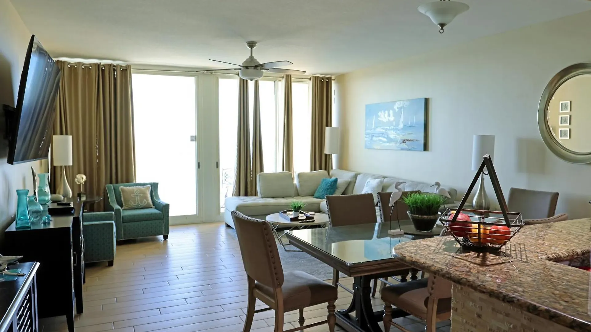 Aqua 1504 Beachfront Condo With Free Beach Chairs بنما سيتي بيتش