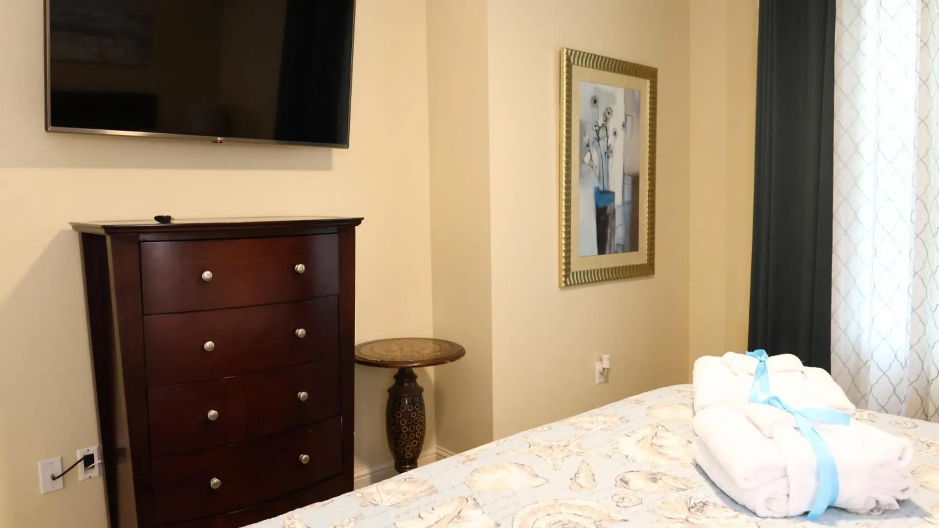 Aqua 1504 Beachfront Condo With Free Beach Chairs Panama City Beach 0*,  Estados Unidos da América
