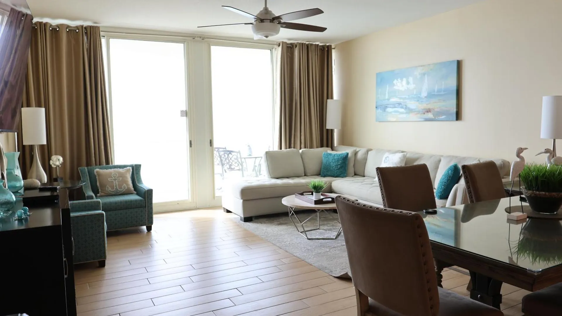 Aqua 1504 Beachfront Condo With Free Beach Chairs Panama City Beach 0*,  Estados Unidos da América