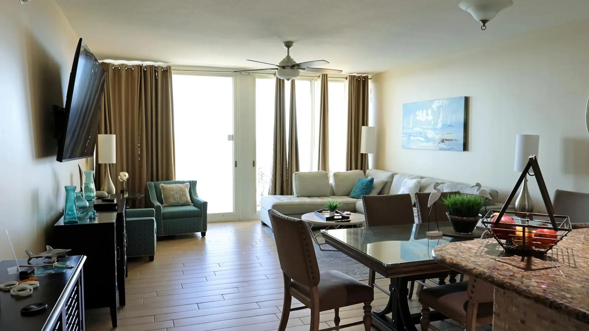 Aqua 1504 Beachfront Condo With Free Beach Chairs Panama City Beach Estados Unidos da América