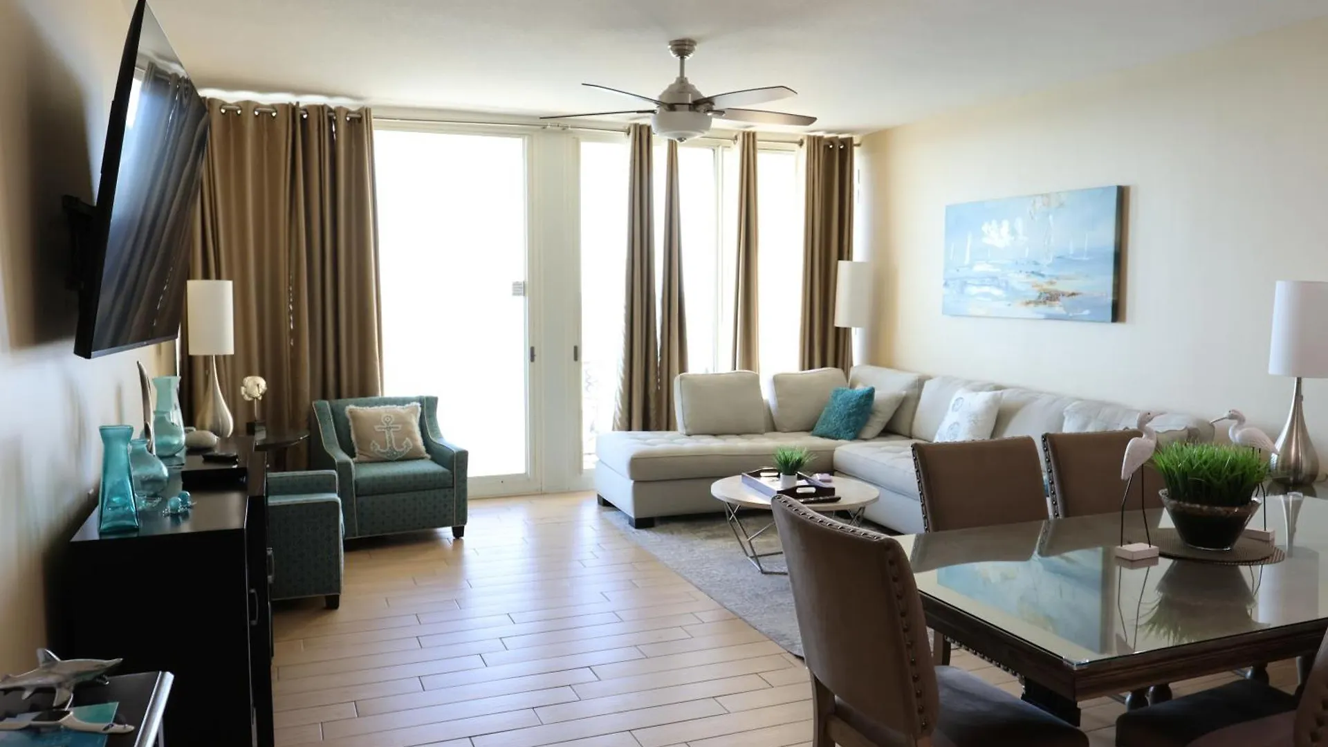 Aqua 1504 Beachfront Condo With Free Beach Chairs Panama City Beach 0*,  Estados Unidos da América