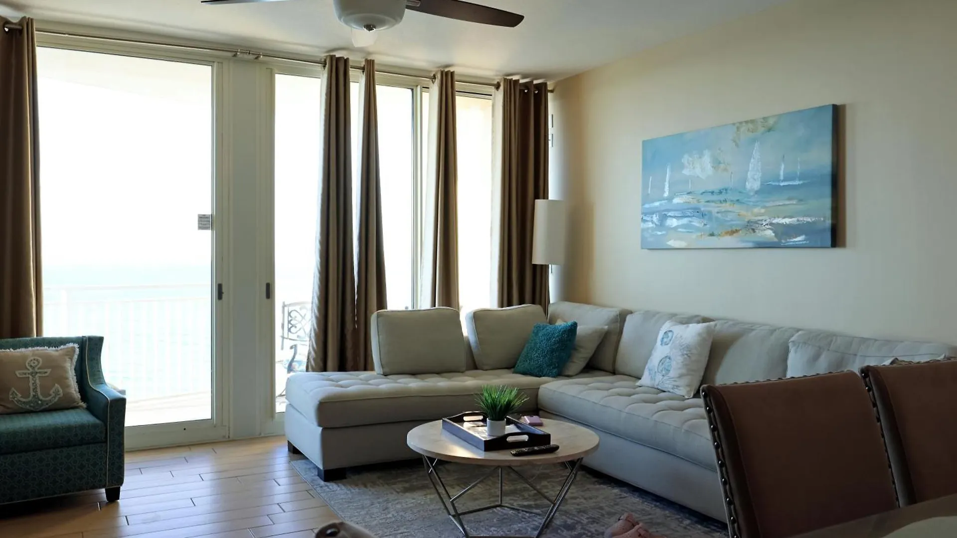 Aqua 1504 Beachfront Condo With Free Beach Chairs Panama City Beach Apartamento